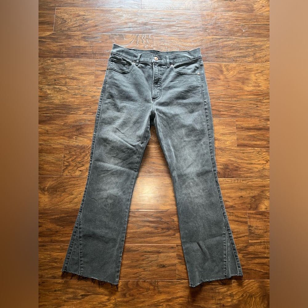 LIKE NEW Express Gray Cropped Flare High Rise Jeans - Size 8